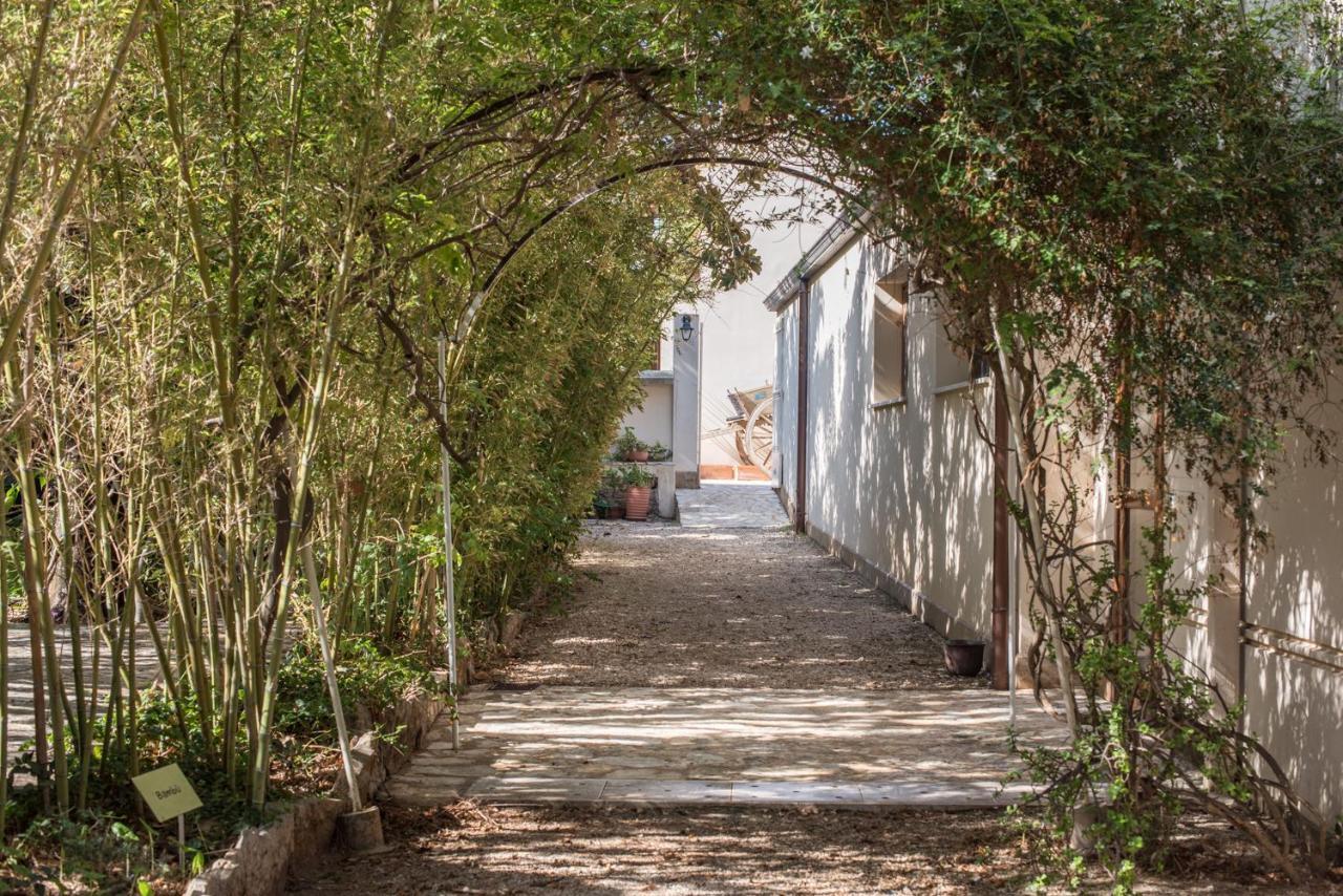 Azienda Agrituristica Tenuta Pizzolungo Эриче Экстерьер фото